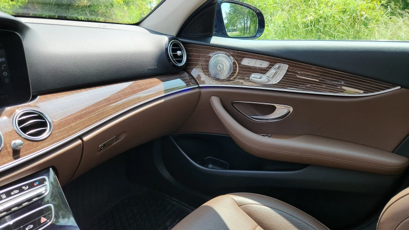 Mercedes-Benz E 400 4x4 AMG 4Matic въздушно, снимка 11 - Автомобили и джипове - 53353050