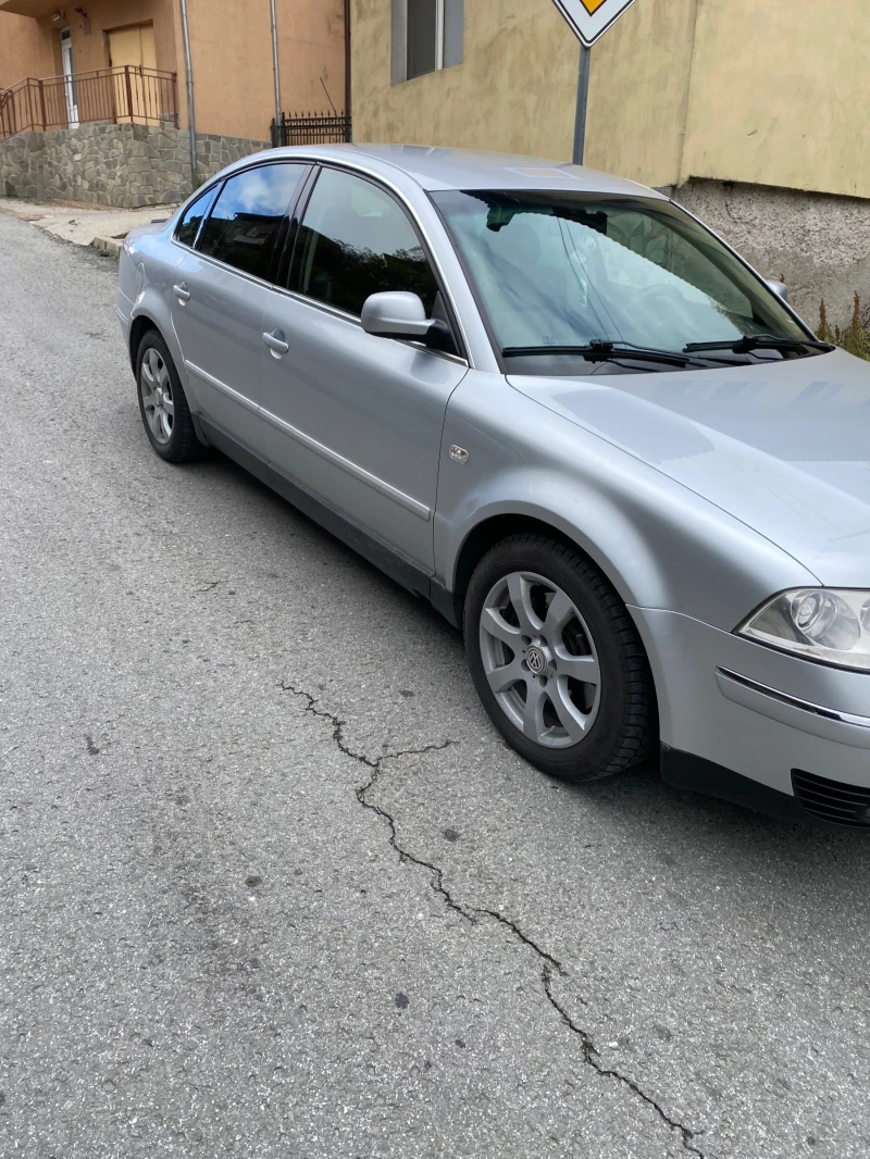 VW Passat 2.5TDI 4motion, снимка 2 - Автомобили и джипове - 52197249