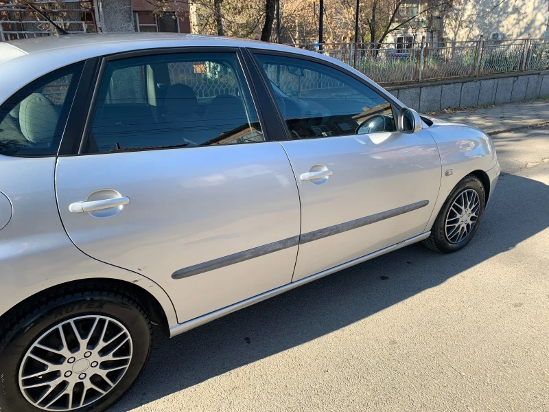 Seat Ibiza, снимка 3 - Автомобили и джипове - 52254393