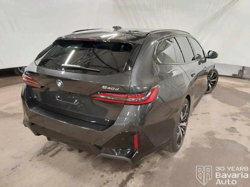 BMW 540 d xDrive Touring M Sport Paket Steptronic, снимка 3 - Автомобили и джипове - 52726378