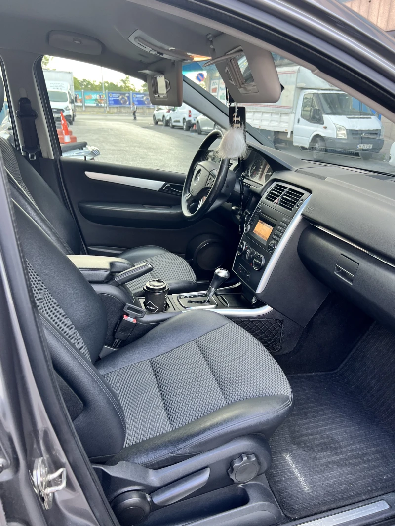 Mercedes-Benz B 200 АВТОМАТ/LED/SPORT/TOP!, снимка 12 - Автомобили и джипове - 53238811