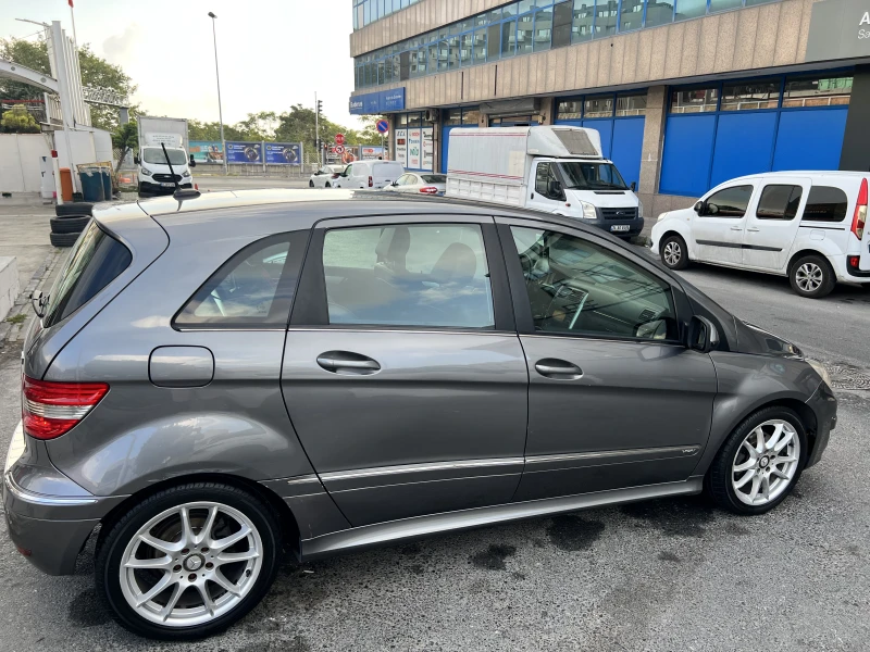 Mercedes-Benz B 200 АВТОМАТ/LED/SPORT/TOP!, снимка 4 - Автомобили и джипове - 53238811