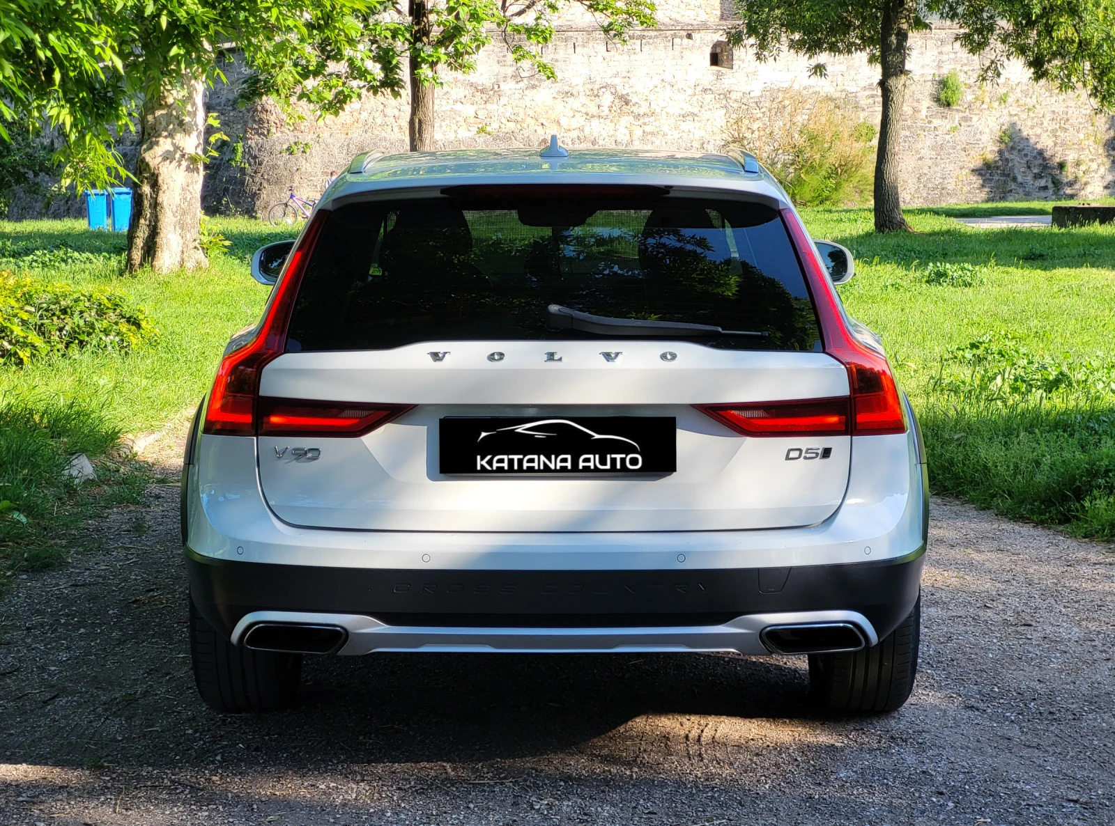 Volvo V90 Cross Country D5 / 4x4 / ДИСТРОНИК / ПОДГРЕВ / ЛИЗИНГ - изображение 6