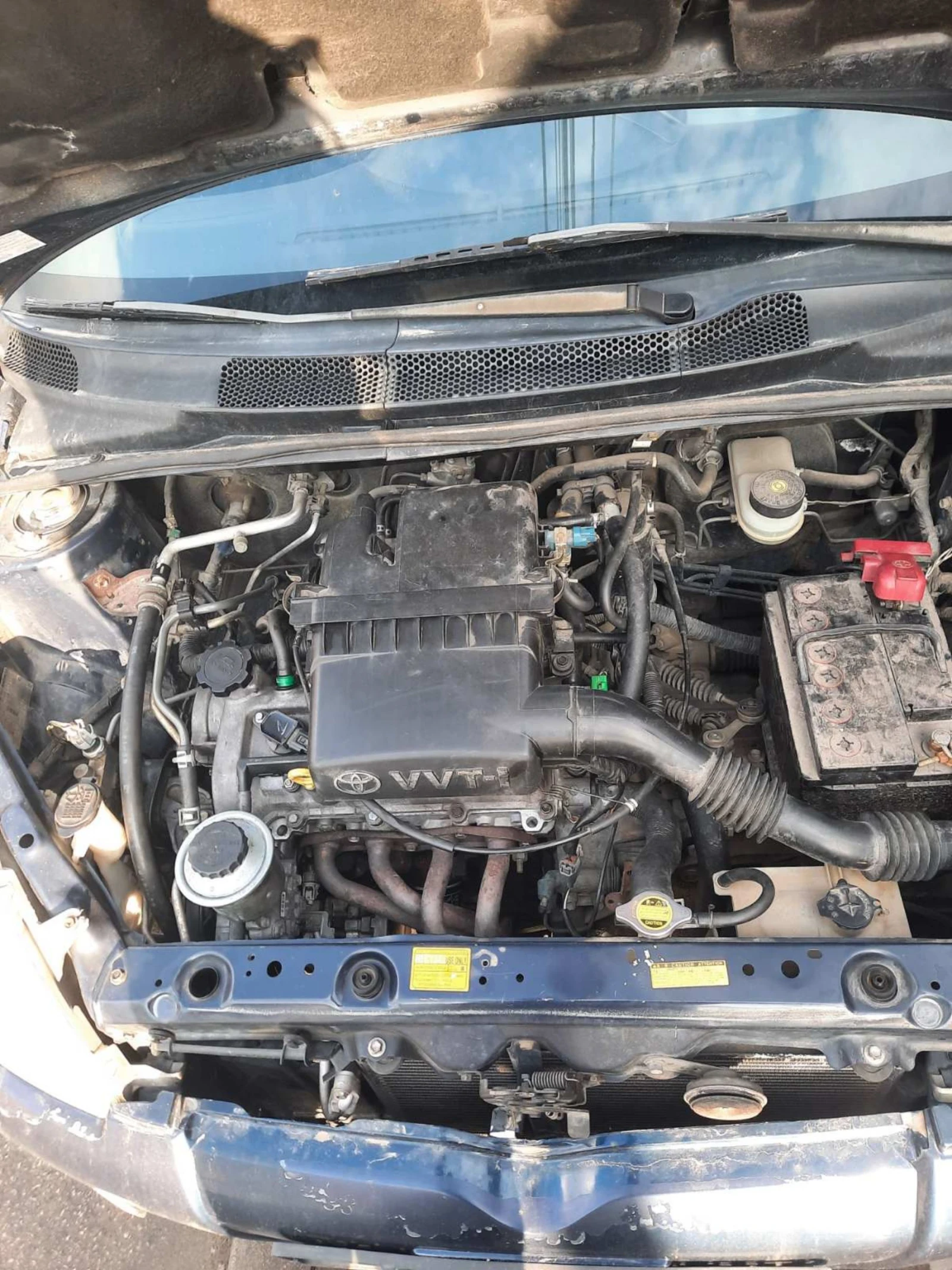 Toyota Yaris Vvt i - изображение 2