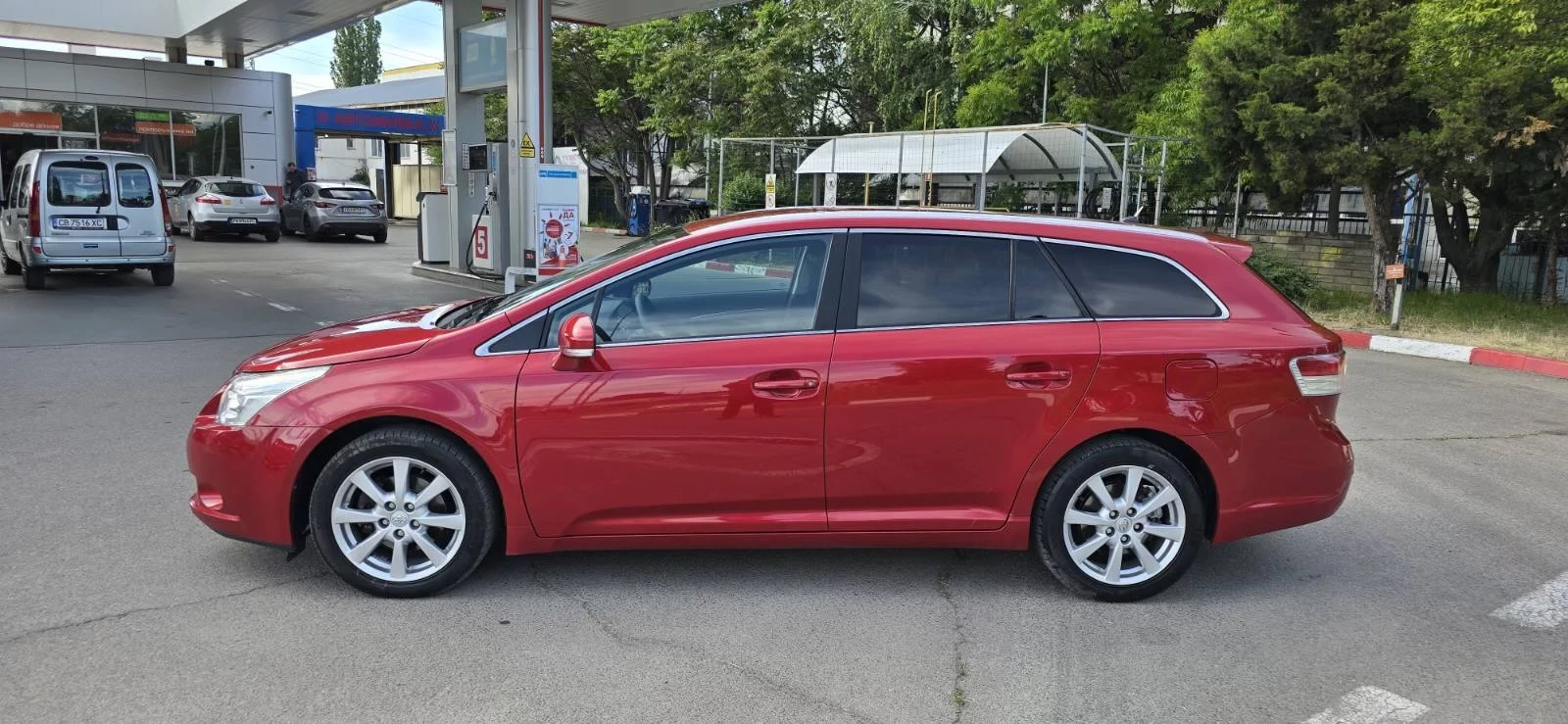 Toyota Avensis УНИКАТ-81ХИЛ.КМ.-НАВИ-АВТОМАТ-КОЖА-БЕНЗИН - изображение 2