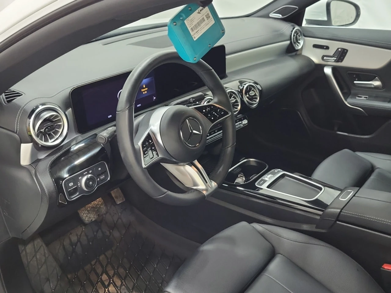 Mercedes-Benz CLA 250 * CARFAX * АВТО КРЕДИТ * ЦЕНА ДО БГ! - изображение 9