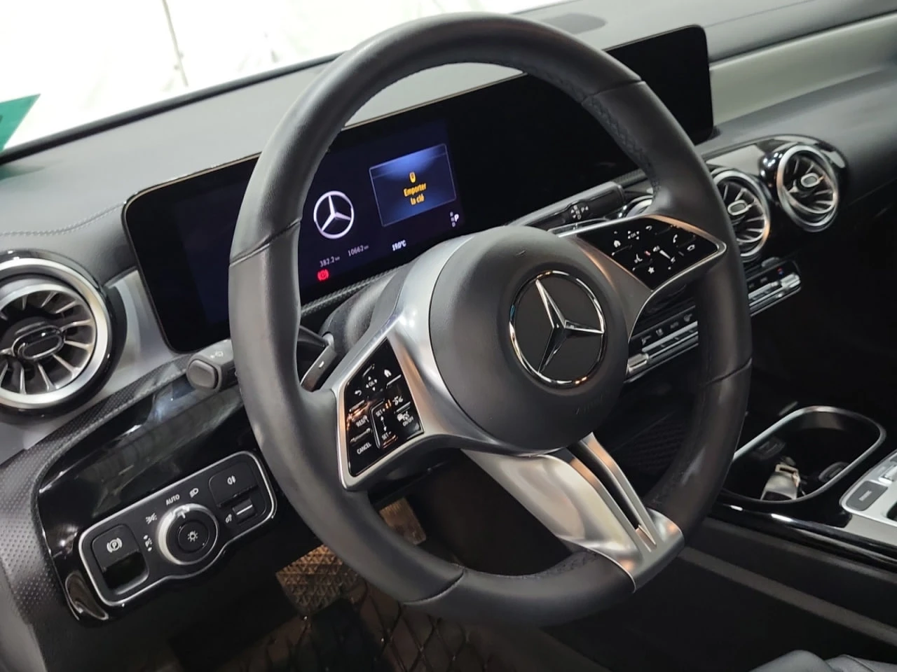 Mercedes-Benz CLA 250 * CARFAX * АВТО КРЕДИТ * ЦЕНА ДО БГ! - изображение 8