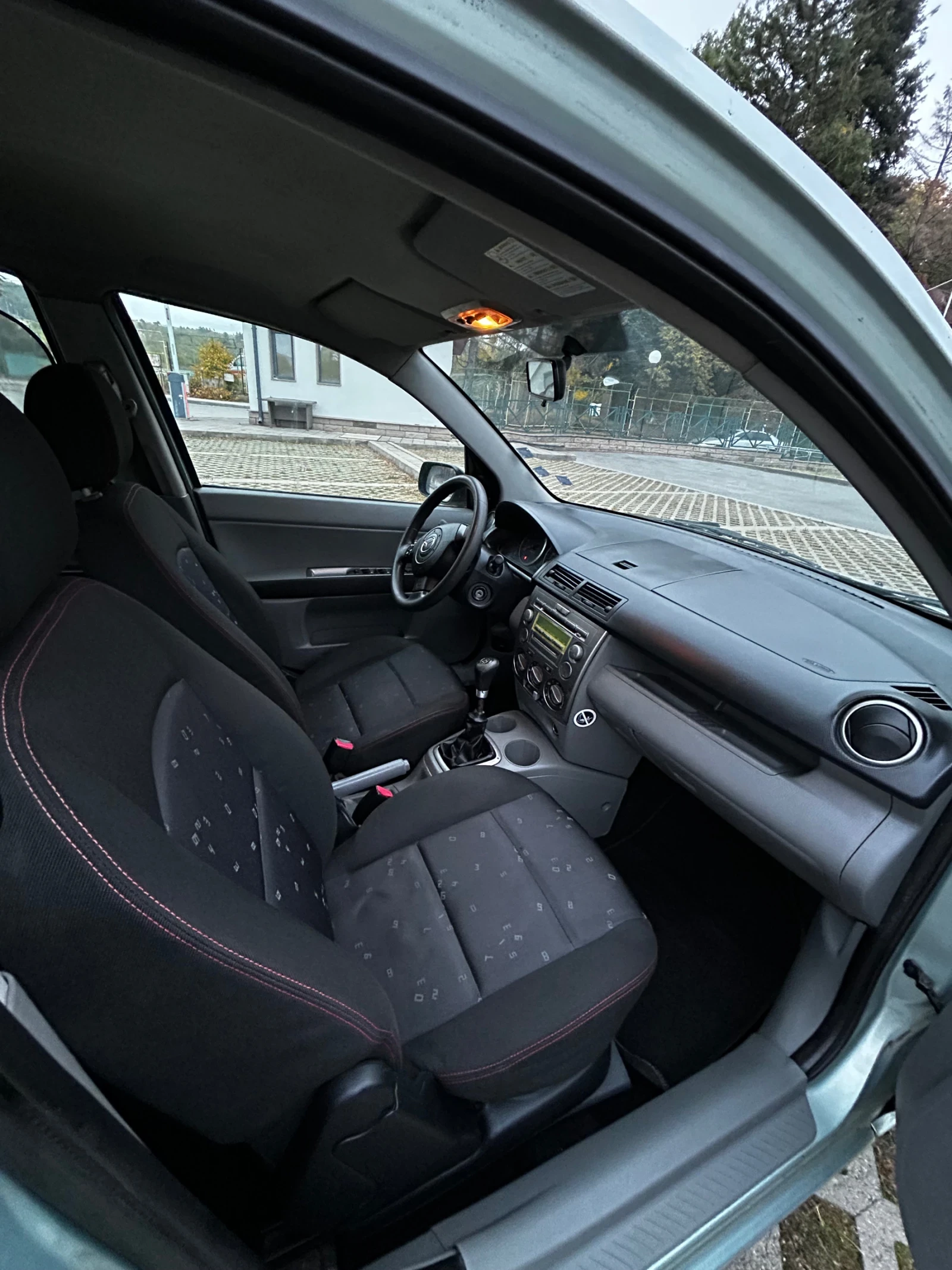 Mazda 2  - изображение 9