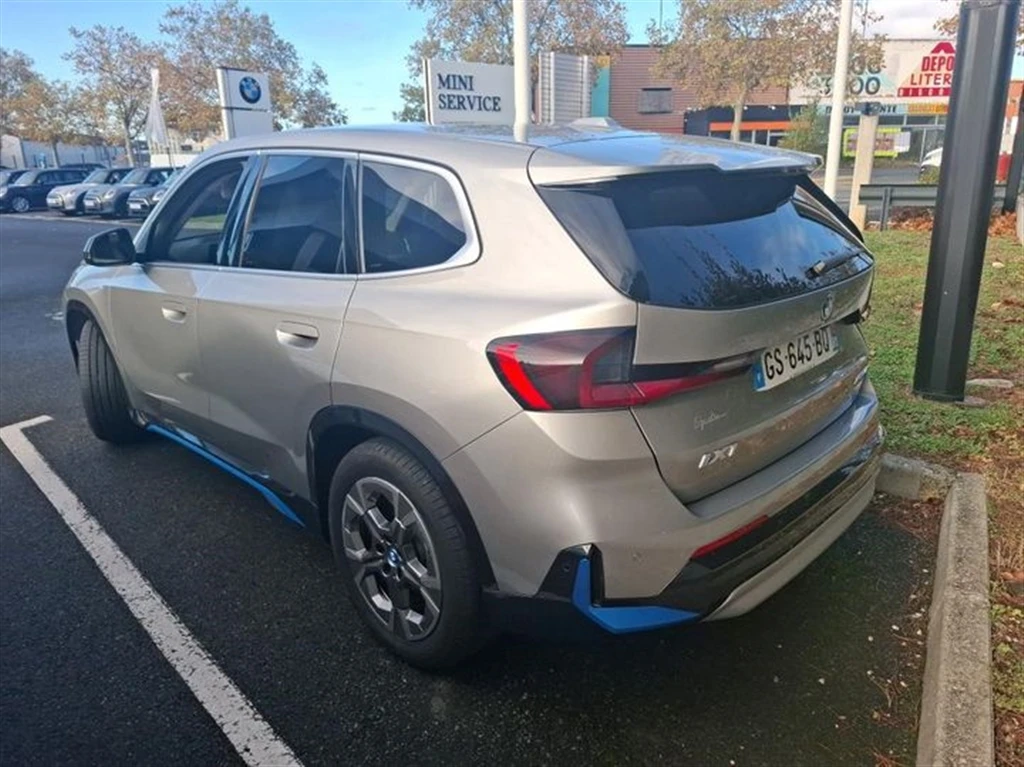 BMW iX1 xDrive30 - изображение 2