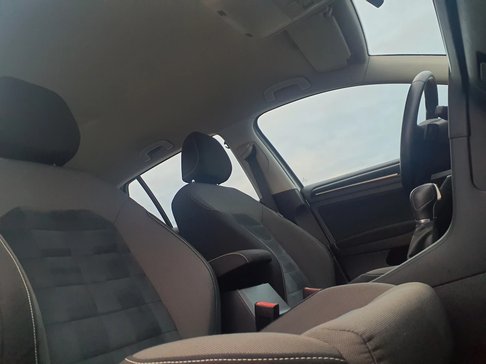 VW Golf 1.6 TDI -110 к.с EURO 6B , снимка 11 - Автомобили и джипове - 53872100