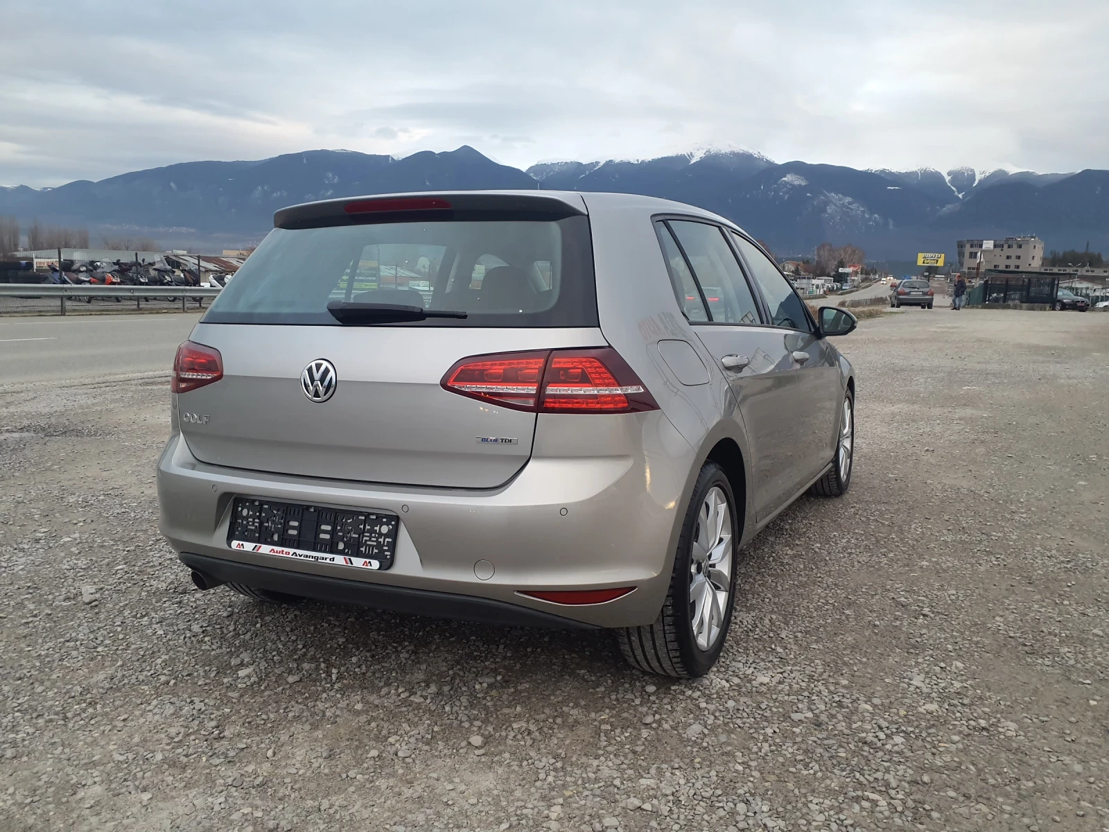 VW Golf 1.6 TDI -110 к.с EURO 6B , снимка 4 - Автомобили и джипове - 53872100