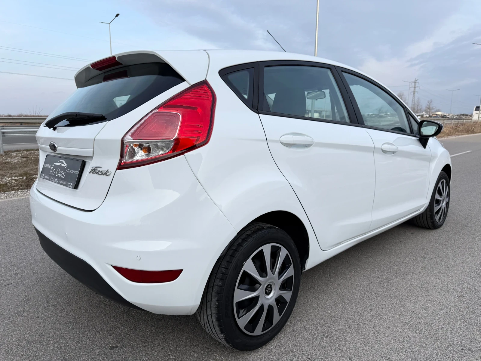 Ford Fiesta 1.4i 97к.с LPG / FACELIFT / PARKTRONIC , снимка 7 - Автомобили и джипове - 53883782