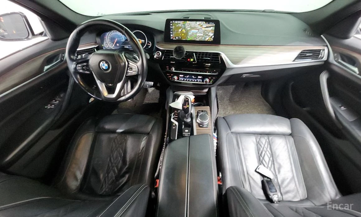 BMW 530 xDrive M Sport Plus* HEAD-UP* 360 CAM* ОБДУХВАНЕ* , снимка 7 - Автомобили и джипове - 53903326