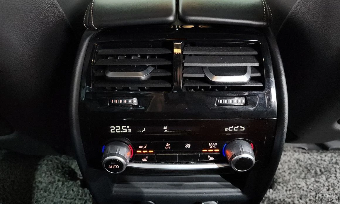 BMW 530 xDrive M Sport Plus* HEAD-UP* 360 CAM* ОБДУХВАНЕ* , снимка 15 - Автомобили и джипове - 53903326