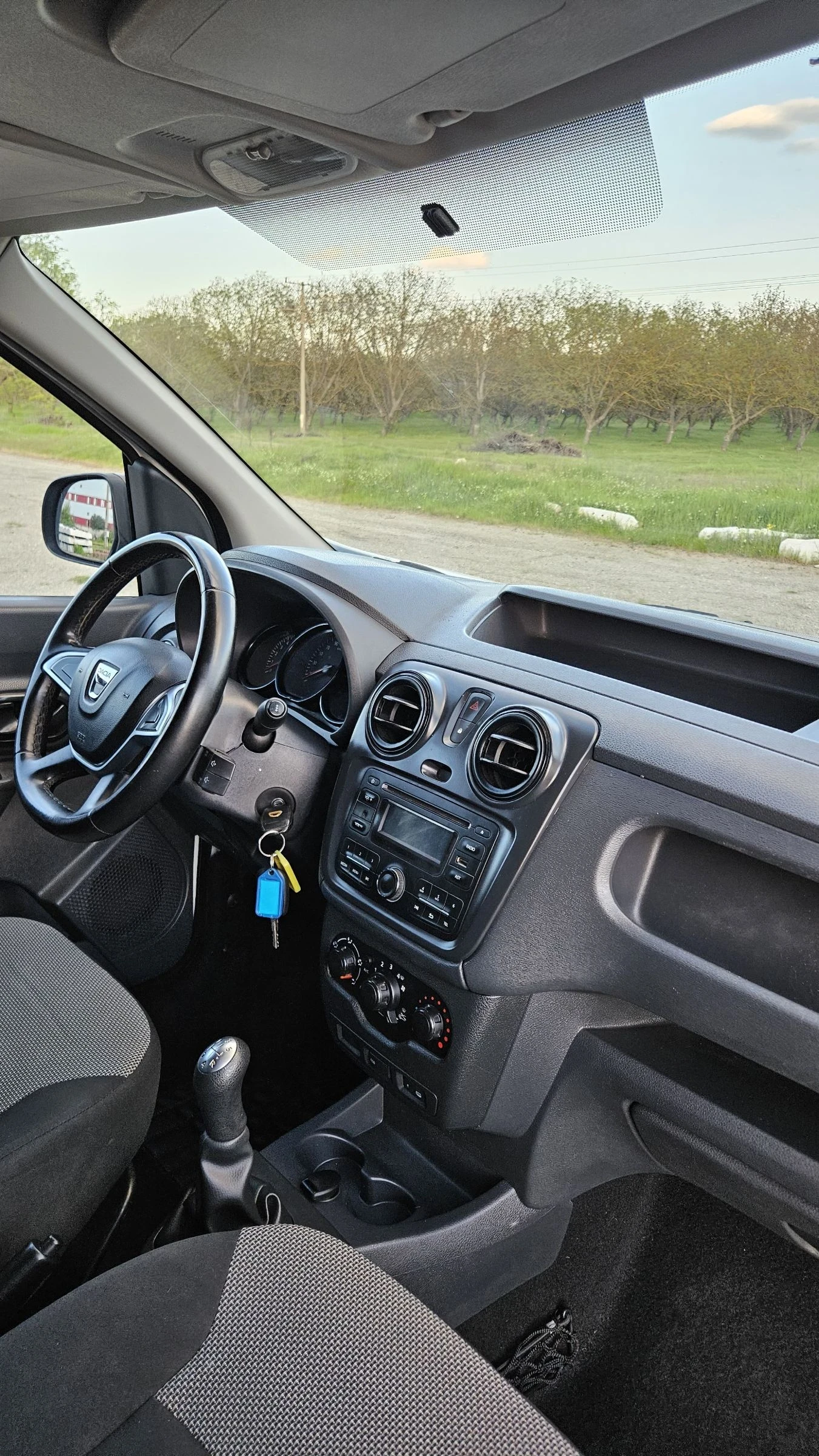 Dacia Dokker 1.5 dCi 90 к.с , снимка 8 - Автомобили и джипове - 54347189