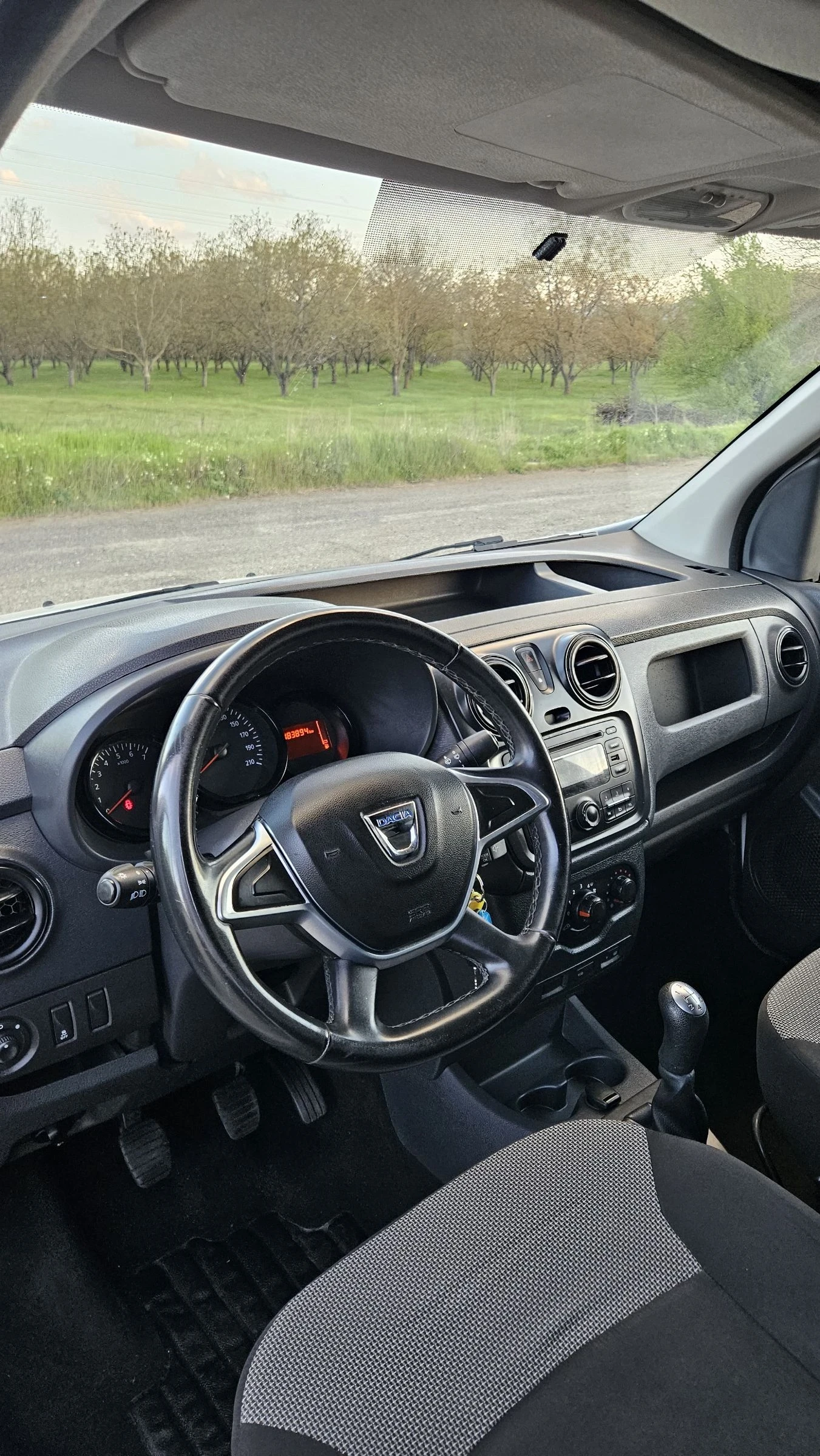 Dacia Dokker 1.5 dCi 90 к.с , снимка 7 - Автомобили и джипове - 54347189
