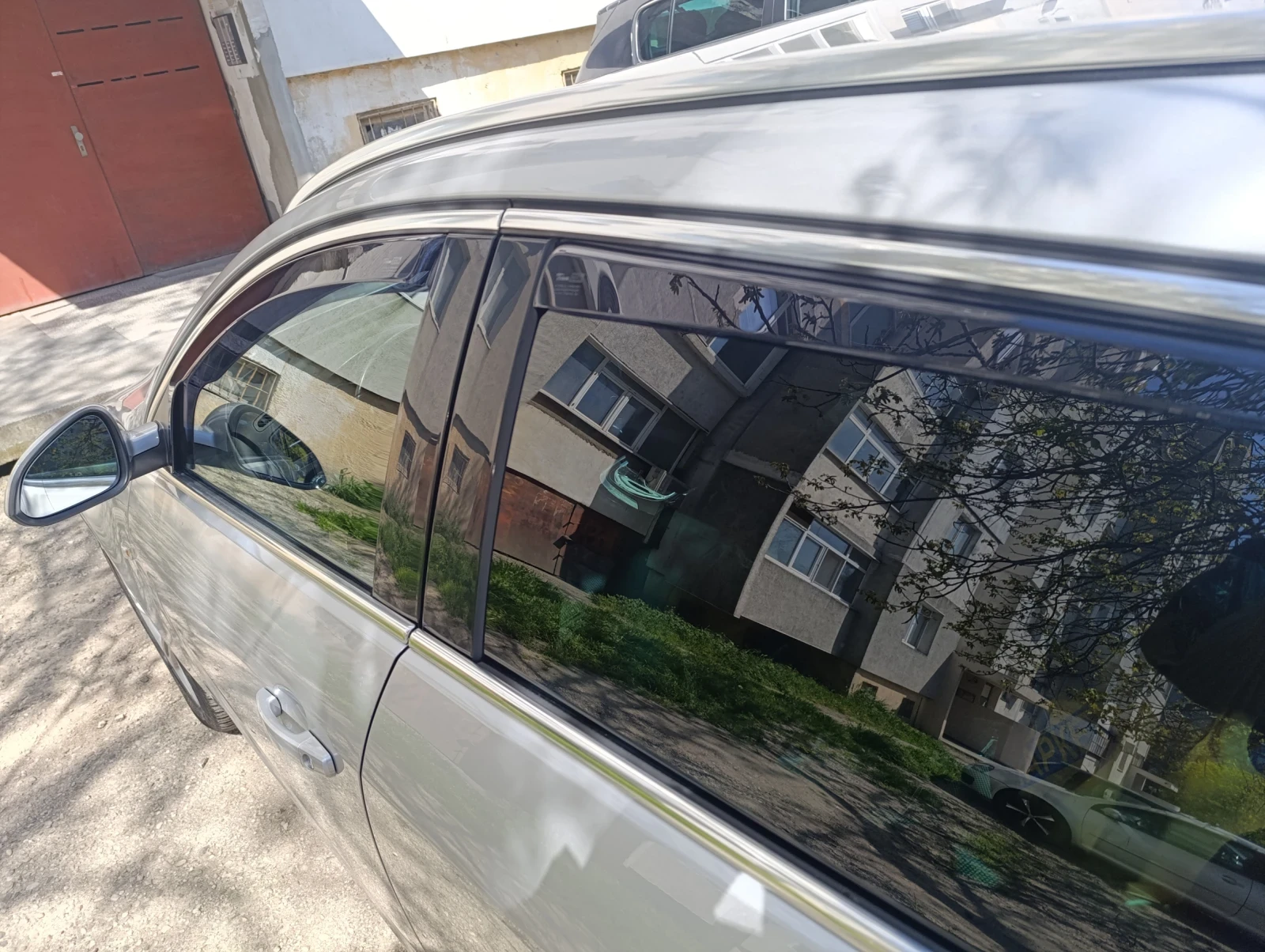Opel Insignia SPORTS TOURER, снимка 9 - Автомобили и джипове - 54354907