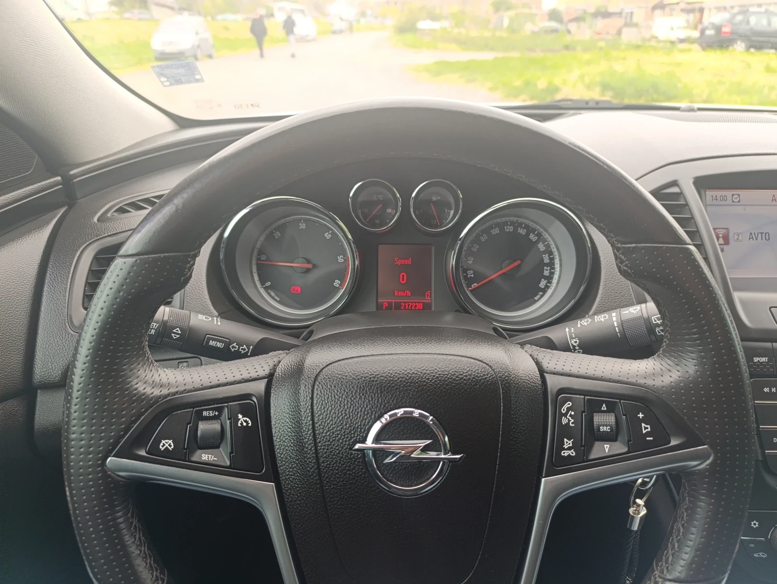 Opel Insignia SPORTS TOURER, снимка 8 - Автомобили и джипове - 54354907