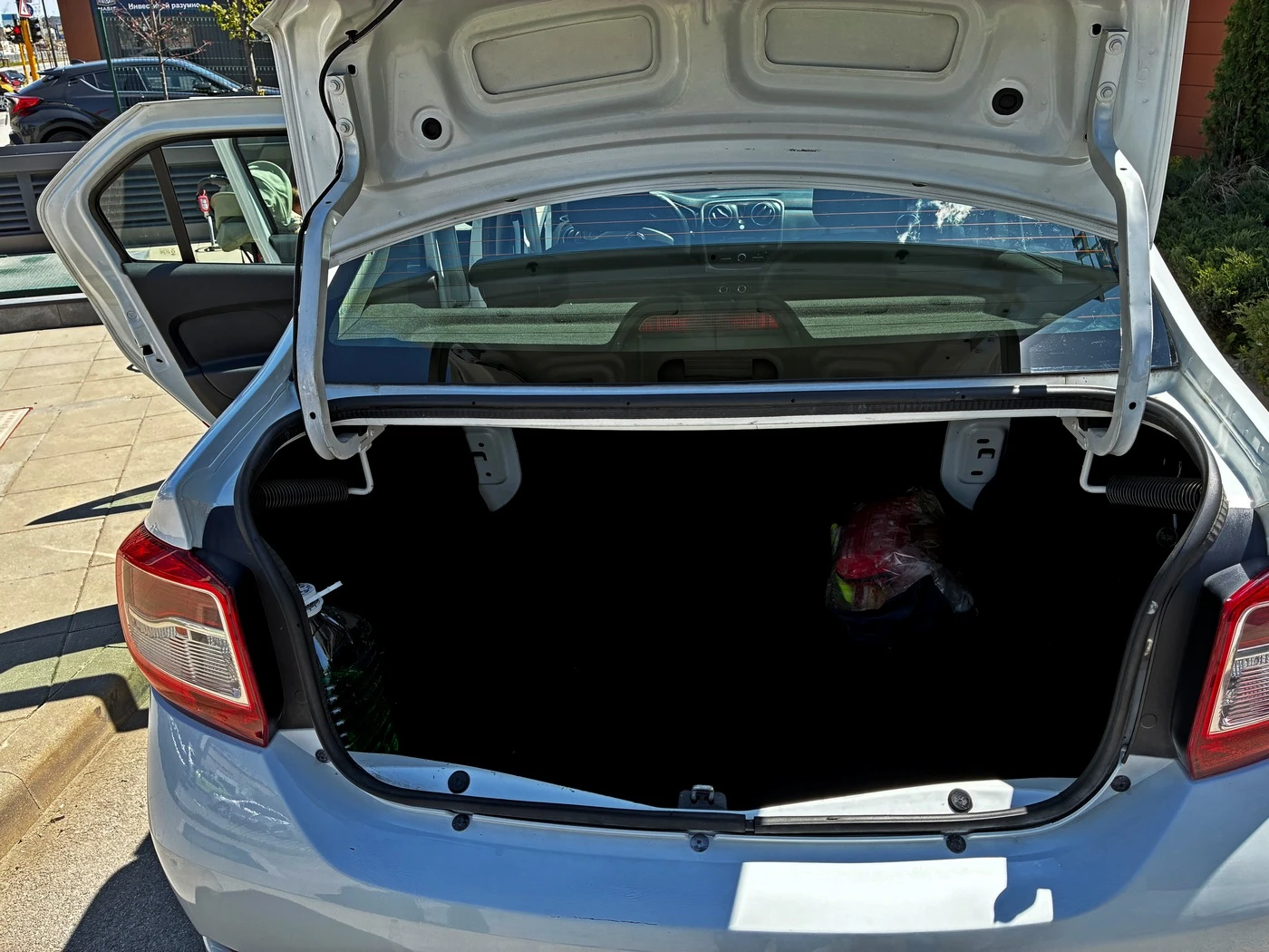 Dacia Logan 1.5dci, перфектна, снимка 7 - Автомобили и джипове - 54369005