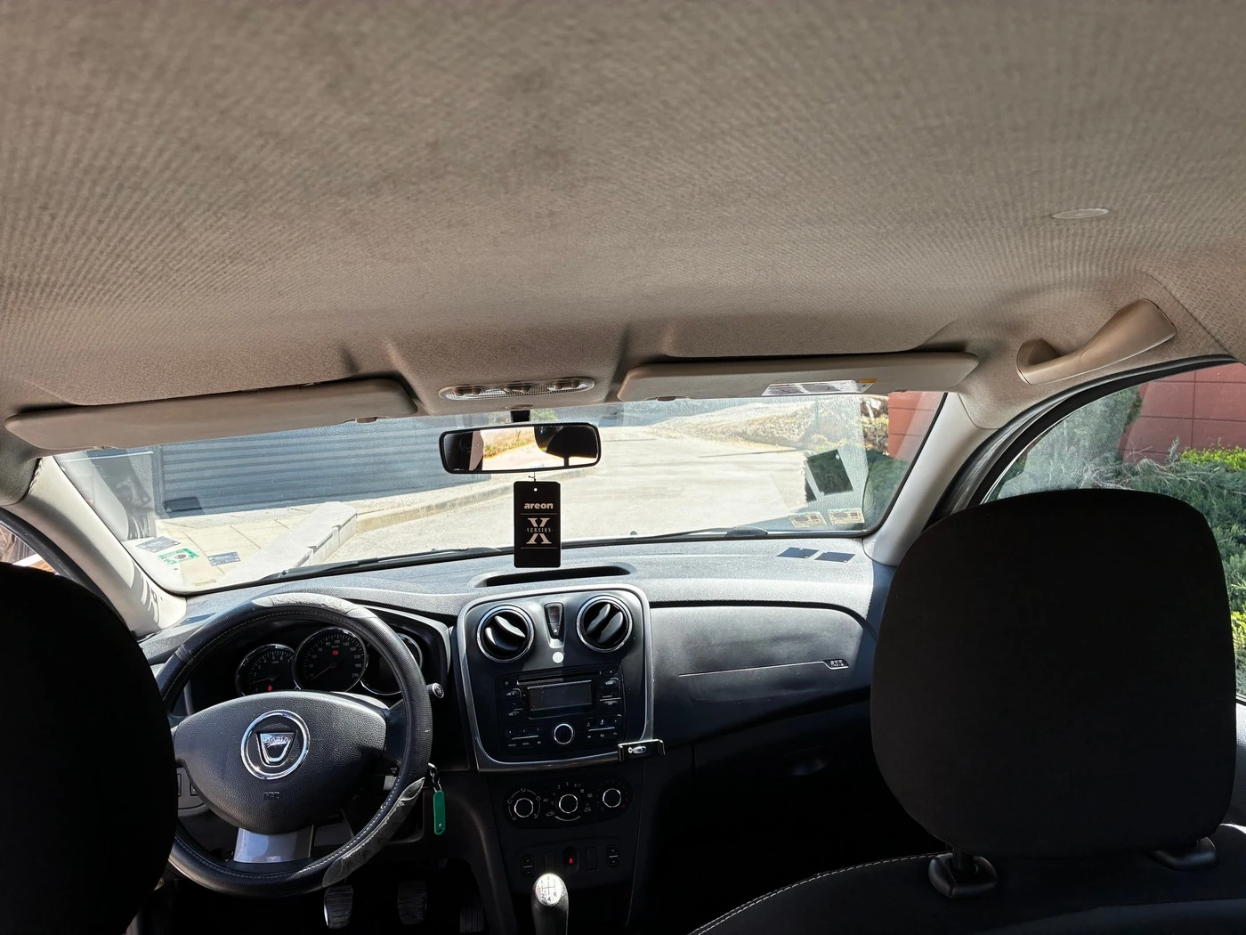 Dacia Logan 1.5dci, перфектна, снимка 10 - Автомобили и джипове - 54369005