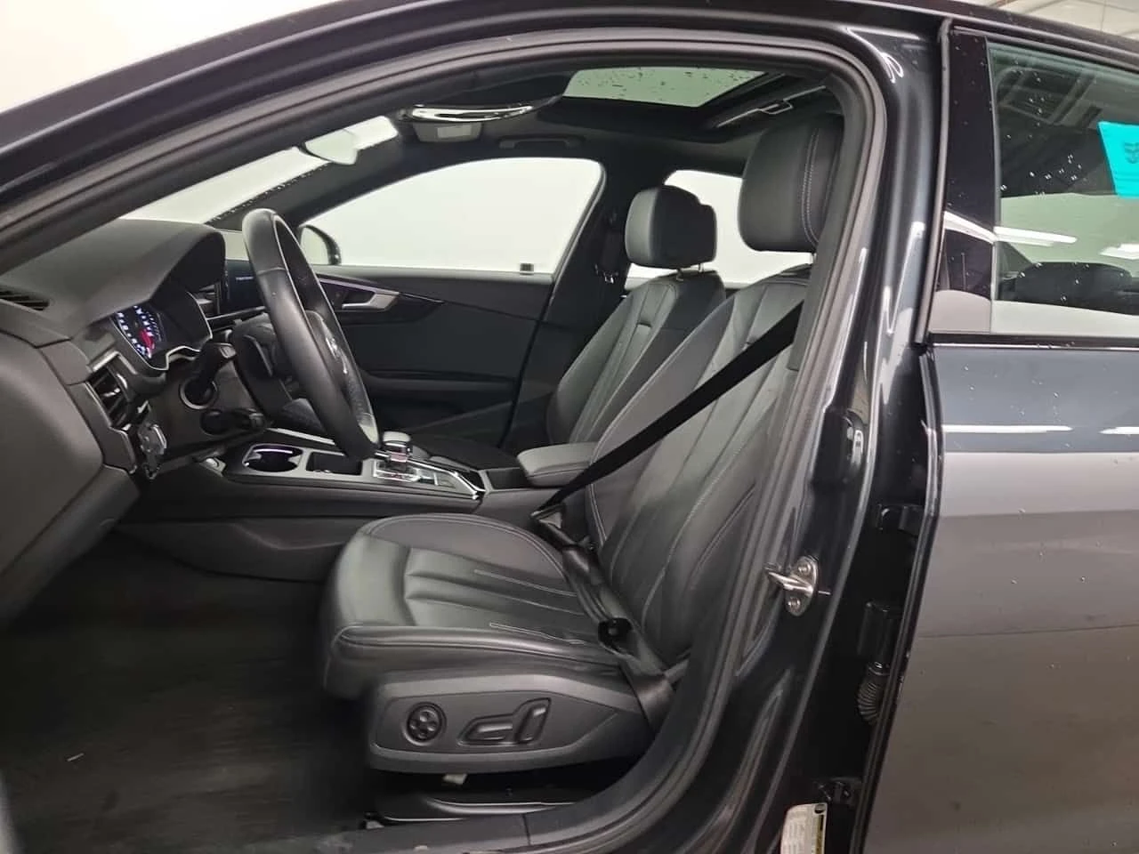 Audi A4 Komfort /DISTRONIC/LED/CAMERA, снимка 5 - Автомобили и джипове - 54562884