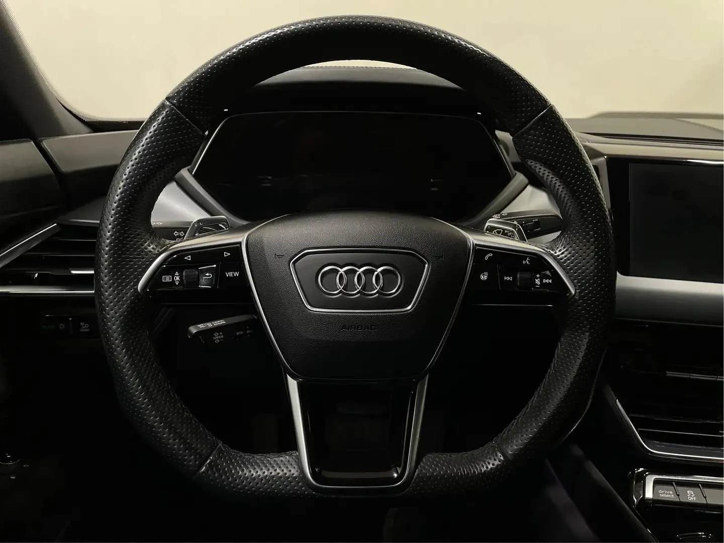 Audi E-Tron GT РЕГИСТАЦИЯ+ ОБСЛУЖВАНЕ, снимка 16 - Автомобили и джипове - 54738387