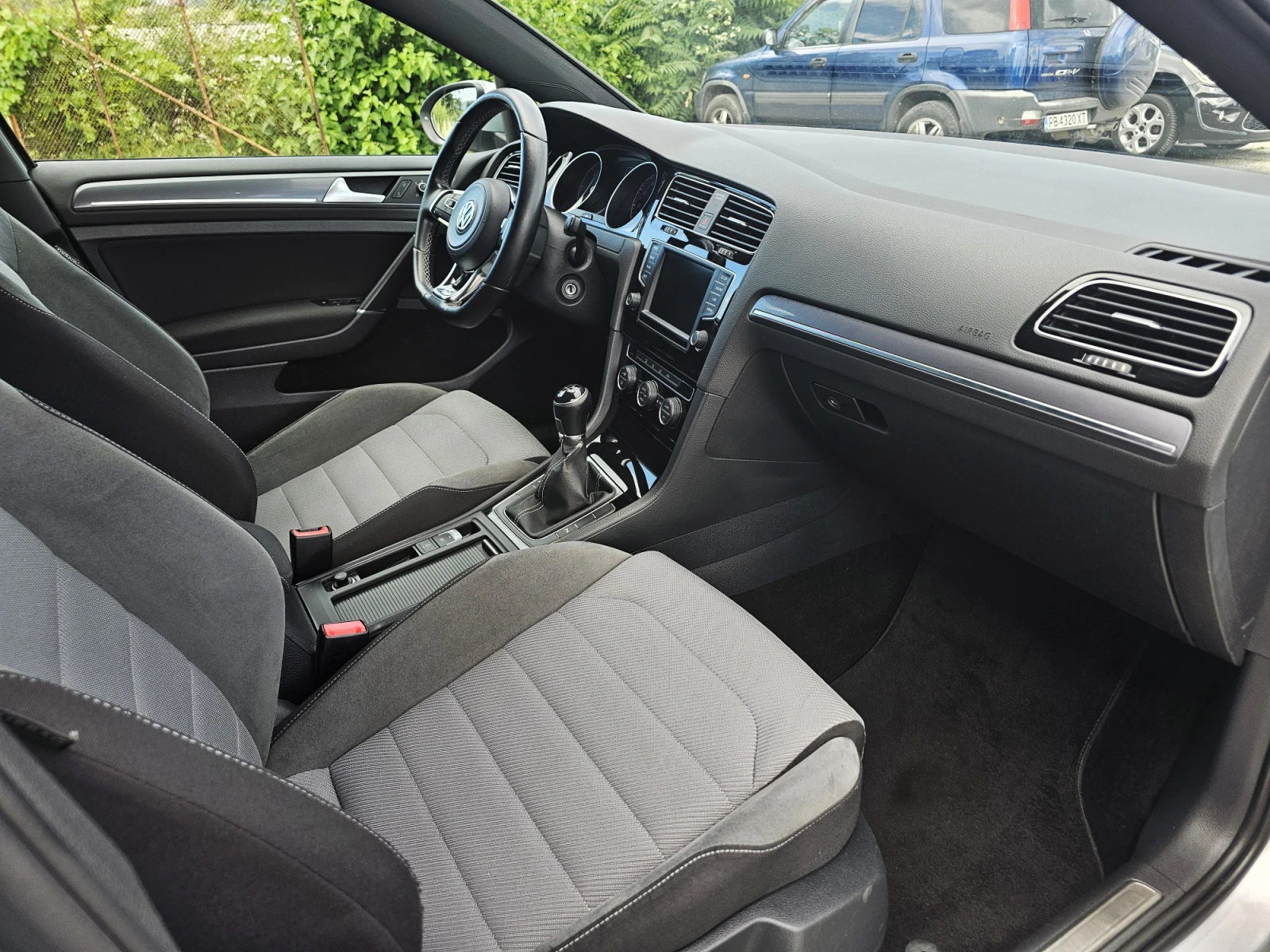 VW Golf R-LINE, снимка 11 - Автомобили и джипове - 54916028