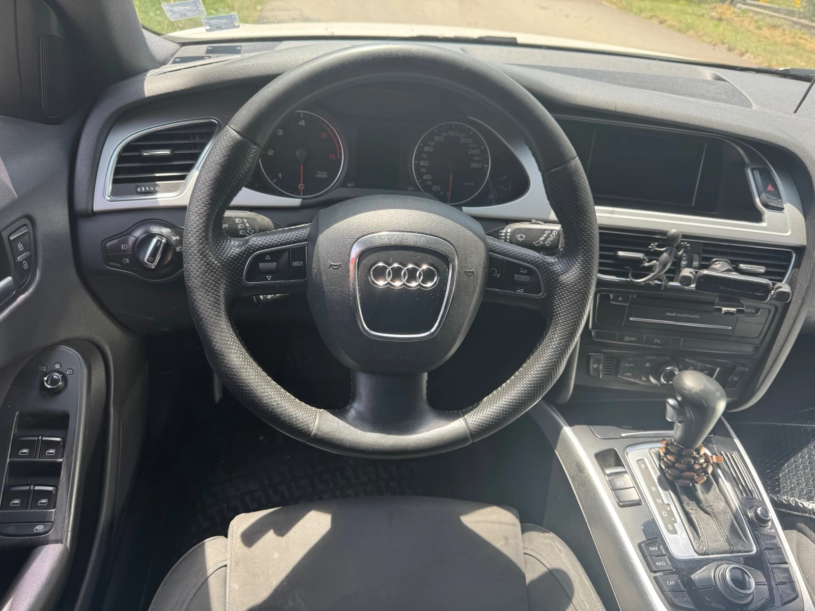 Audi A4 2.0TDI 143к.с пълен S-line пакет, снимка 8 - Автомобили и джипове - 55203165