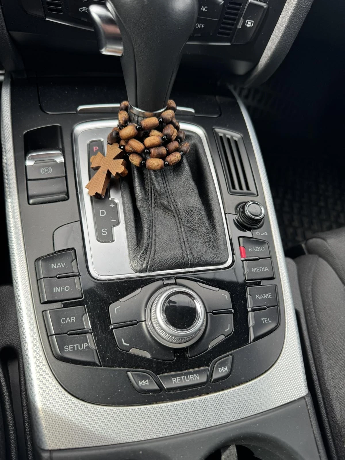 Audi A4 2.0TDI 143к.с пълен S-line пакет, снимка 11 - Автомобили и джипове - 55203165