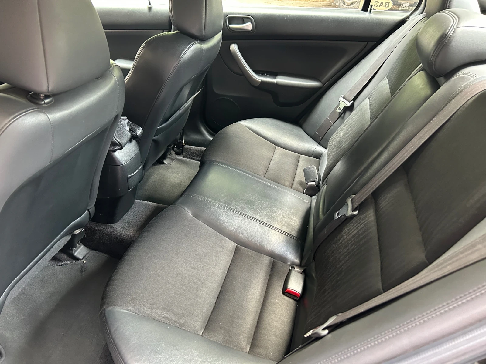 Honda Accord 2.2 ICTDI, снимка 5 - Автомобили и джипове - 55413975