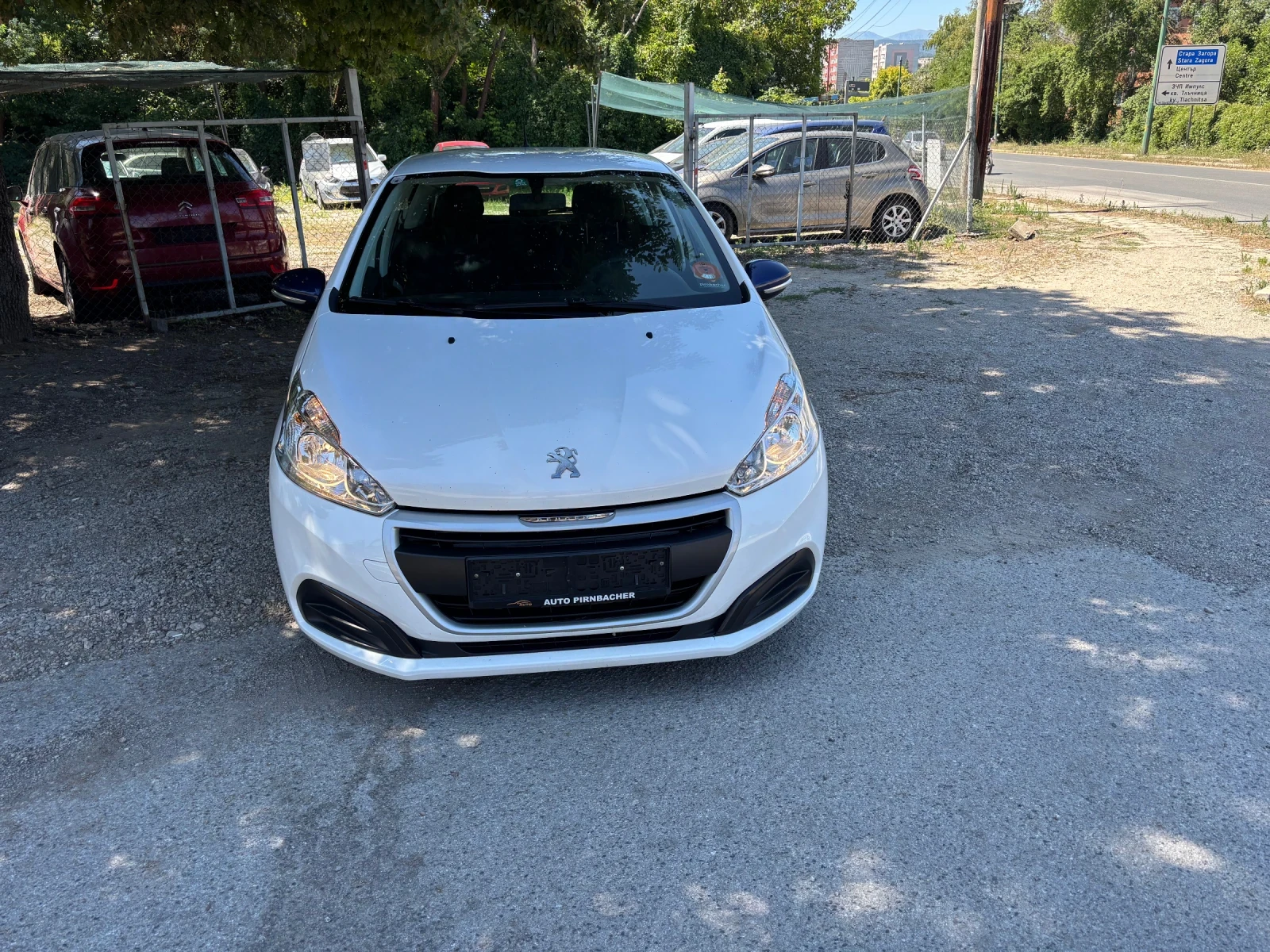 Peugeot 208 1.2 benzin, снимка 2 - Автомобили и джипове - 55475454