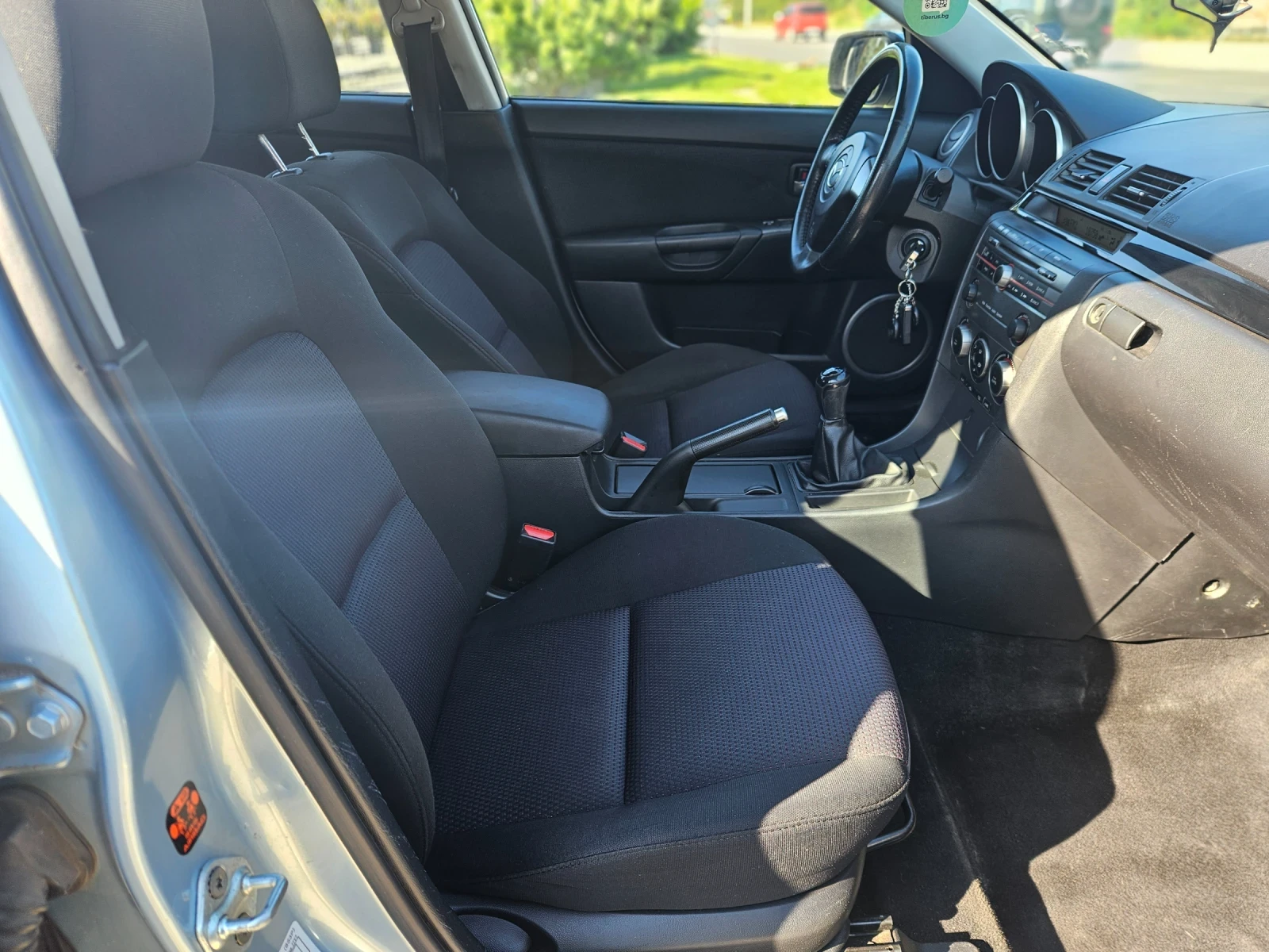 Mazda 3 1.6 120кс Фейслифт! Перфектна! , снимка 9 - Автомобили и джипове - 55510040