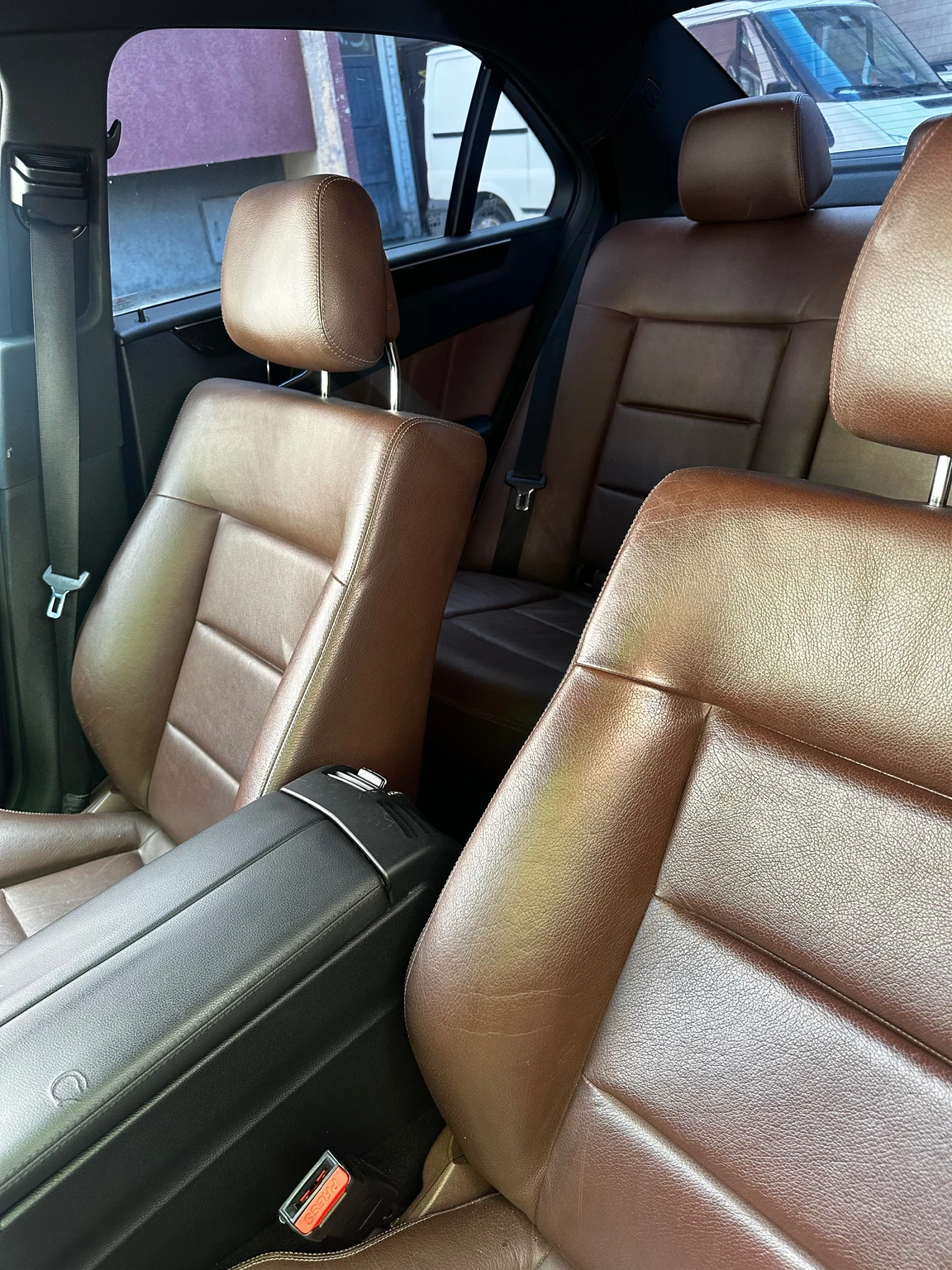Mercedes-Benz E 350, снимка 7 - Автомобили и джипове - 55665612