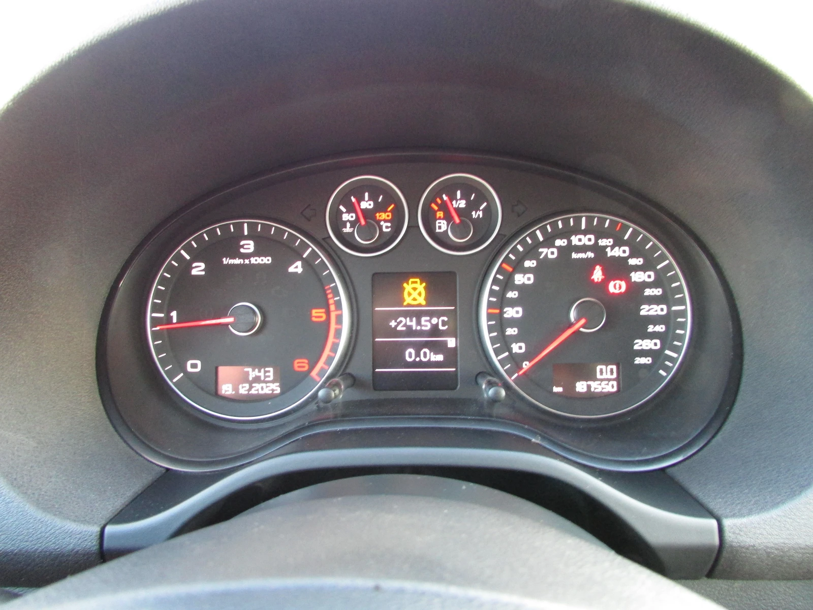 Audi A3 1.6TDI EU5B SPORTBAG, снимка 13 - Автомобили и джипове - 56074653