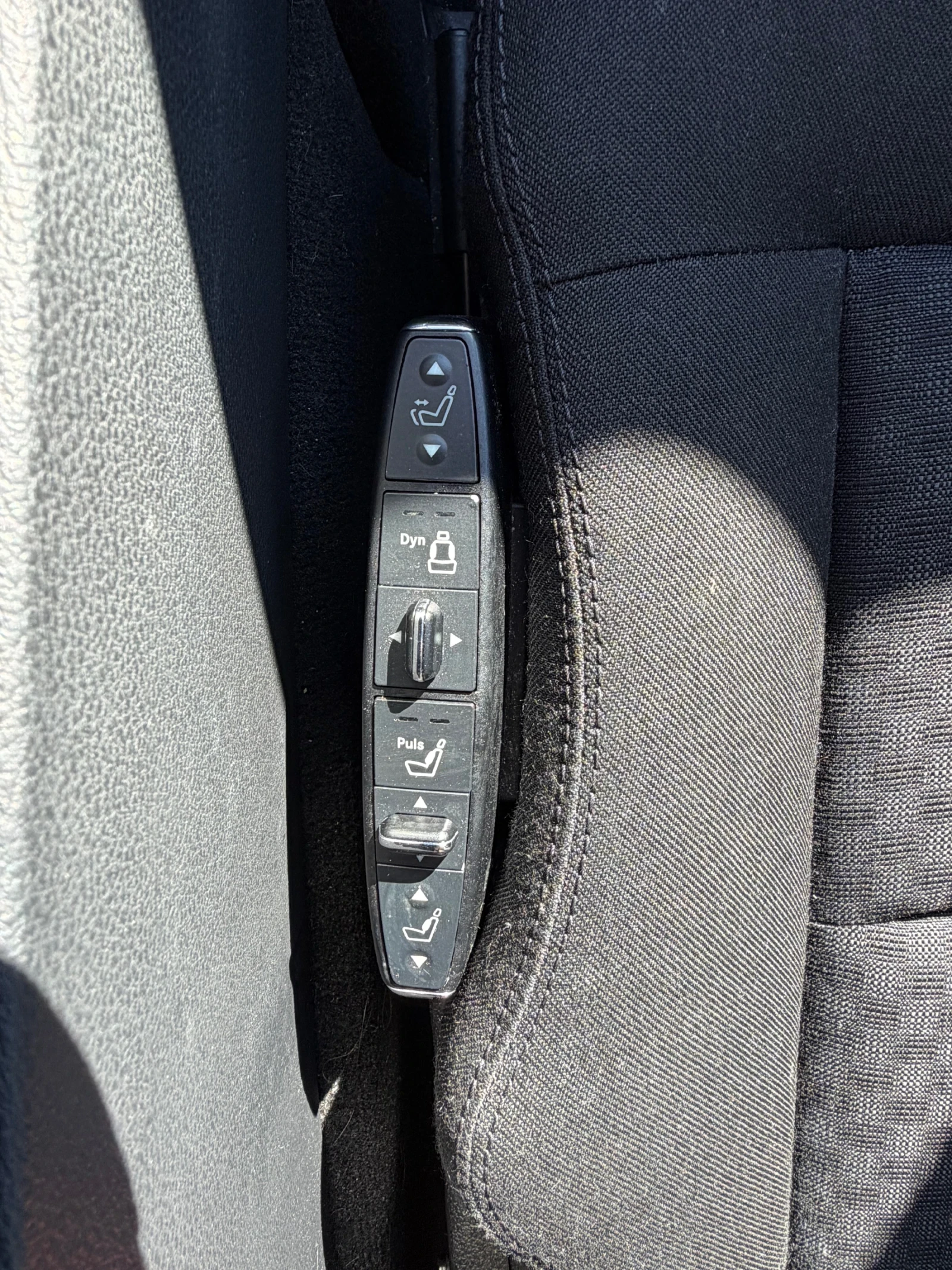 Mercedes-Benz E 220  Automatic Dymamic Seats Massage, снимка 9 - Автомобили и джипове - 56339544