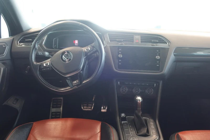 VW Tiguan R-LINE 4MOTION* FENDER* ПОДГРЕВ* ПАНОРАМА* КЕЙЛЕС, снимка 7 - Автомобили и джипове - 52752456