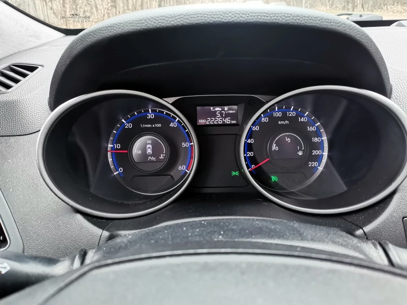 Hyundai IX35 1, 7cdti klima, снимка 14 - Автомобили и джипове - 53096579