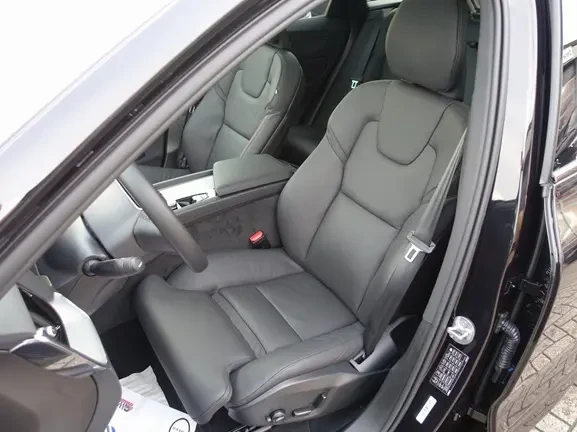 Volvo XC60 B5 AWD = Plus Dark = Гаранция, снимка 6 - Автомобили и джипове - 53591505