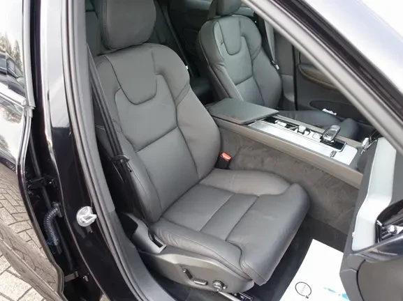 Volvo XC60 B5 AWD = Plus Dark = Гаранция, снимка 10 - Автомобили и джипове - 53591505