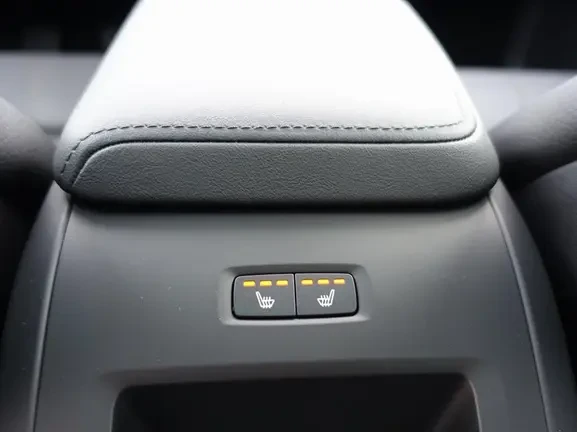 Volvo XC60 B5 AWD = Plus Dark = Гаранция, снимка 13 - Автомобили и джипове - 53591505