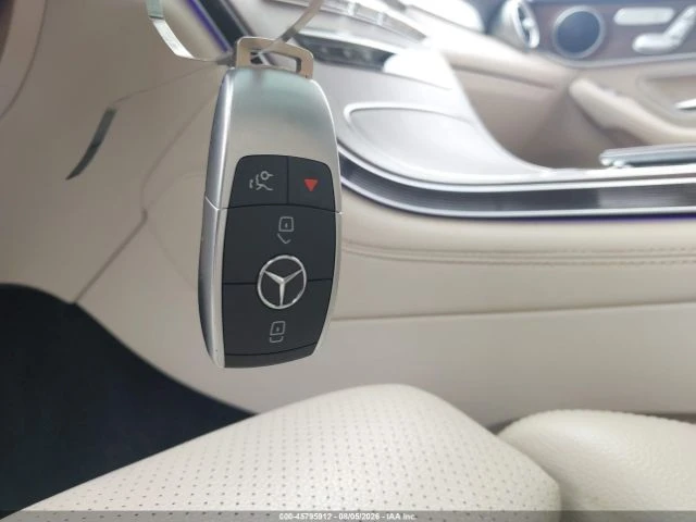 Mercedes-Benz GLC 300 4MATIC * DIGITAL * ПОДГРЕВ * КАМЕРА * ПАНОРАМА, снимка 15 - Автомобили и джипове - 55977360