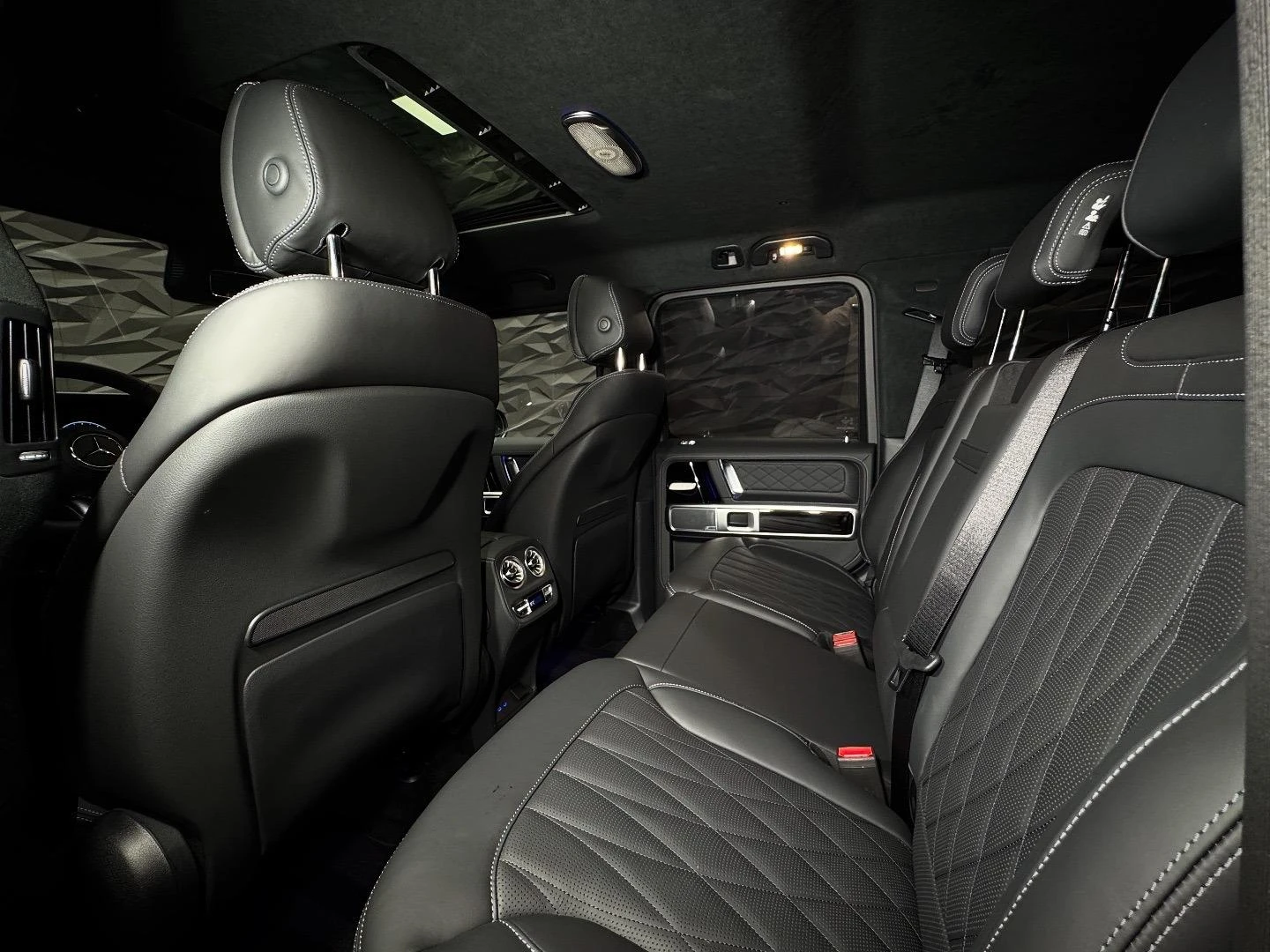 Mercedes-Benz G 63 AMG FACELIFT AMG ACTIVE RIDE CONTROL * 4D Burmester* 3 - изображение 8