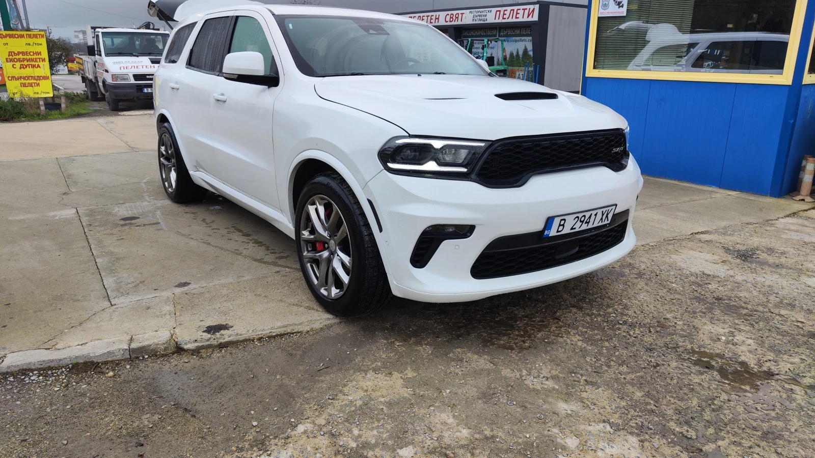 Dodge Durango 6.4 SRT - изображение 2