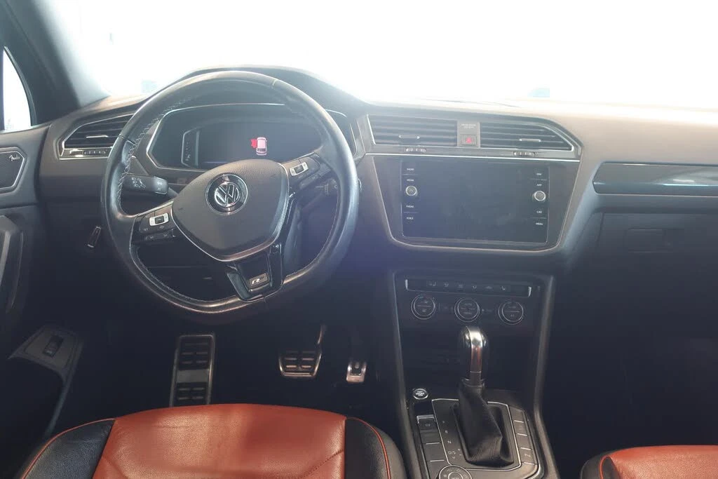 VW Tiguan R-LINE 4MOTION* FENDER* ПОДГРЕВ* ПАНОРАМА* КЕЙЛЕС - изображение 7