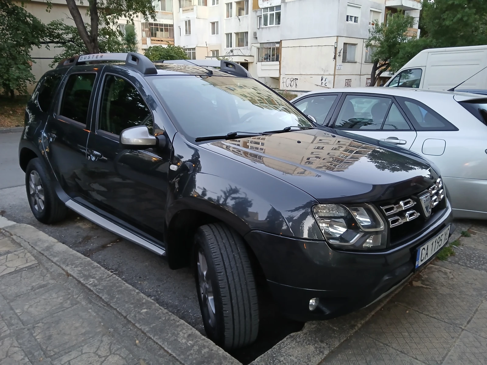 Dacia Duster 1.6i-4x4-Газ-бензин - изображение 4