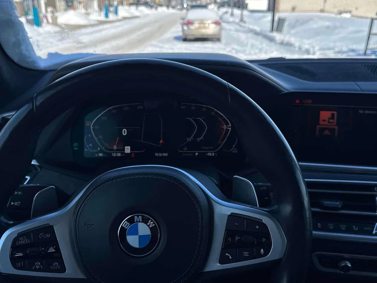 BMW X7 * xDrive40i * DISTRONIC* ОБДУХВАНЕ* GESTURE CONTRO - изображение 8