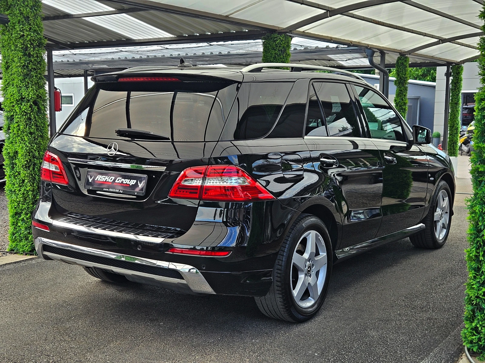 Mercedes-Benz ML 350 AMG/МОНИТОРИ/CAMERA/ПОДГРЕВ/ОБДУХ/AIRMAT/KEY GO/LI, снимка 5 - Автомобили и джипове - 54943282