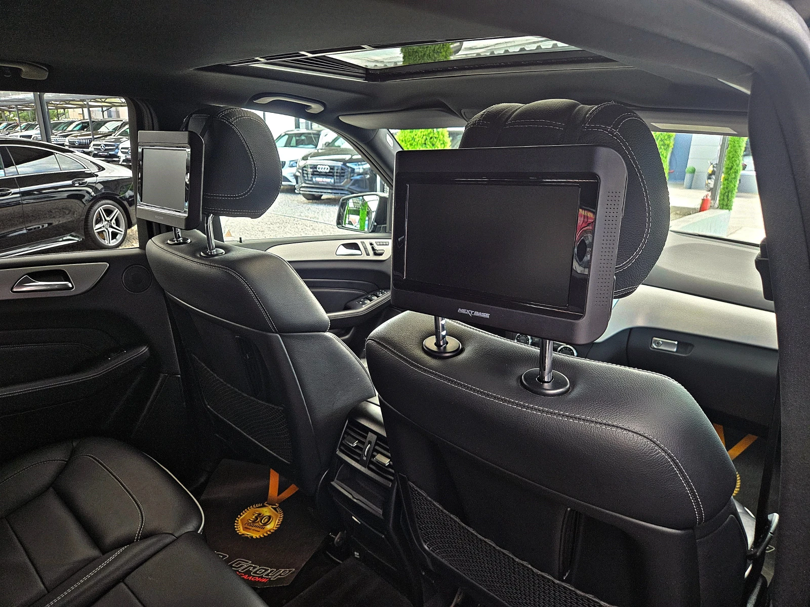 Mercedes-Benz ML 350 AMG/МОНИТОРИ/CAMERA/ПОДГРЕВ/ОБДУХ/AIRMAT/KEY GO/LI, снимка 11 - Автомобили и джипове - 54943282
