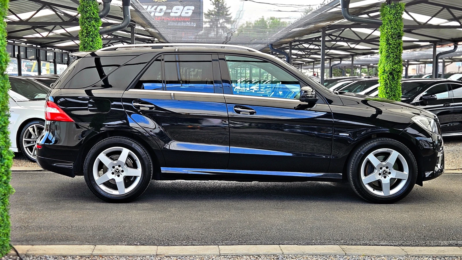 Mercedes-Benz ML 350 AMG/МОНИТОРИ/CAMERA/ПОДГРЕВ/ОБДУХ/AIRMAT/KEY GO/LI, снимка 4 - Автомобили и джипове - 54943282