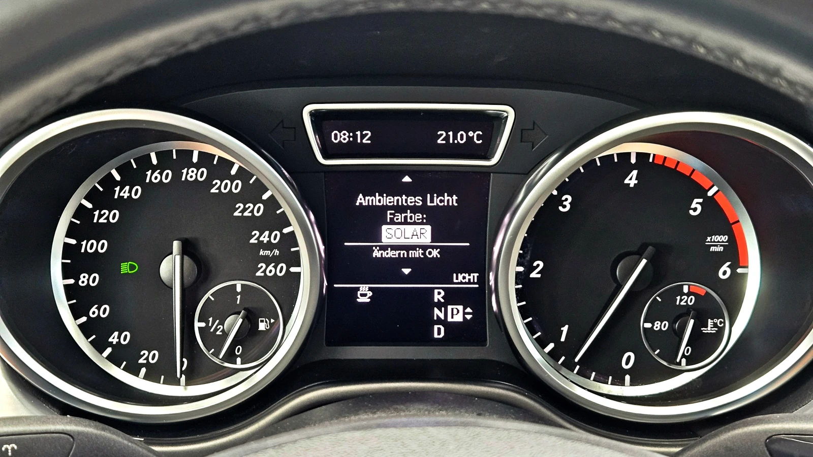 Mercedes-Benz ML 350 AMG/МОНИТОРИ/CAMERA/ПОДГРЕВ/ОБДУХ/AIRMAT/KEY GO/LI, снимка 12 - Автомобили и джипове - 54943282